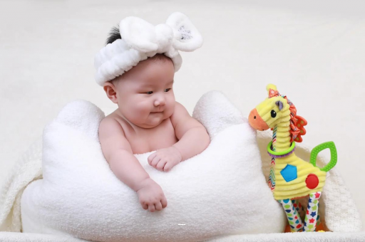 桓台宝宝打嗝吐奶怎么回事